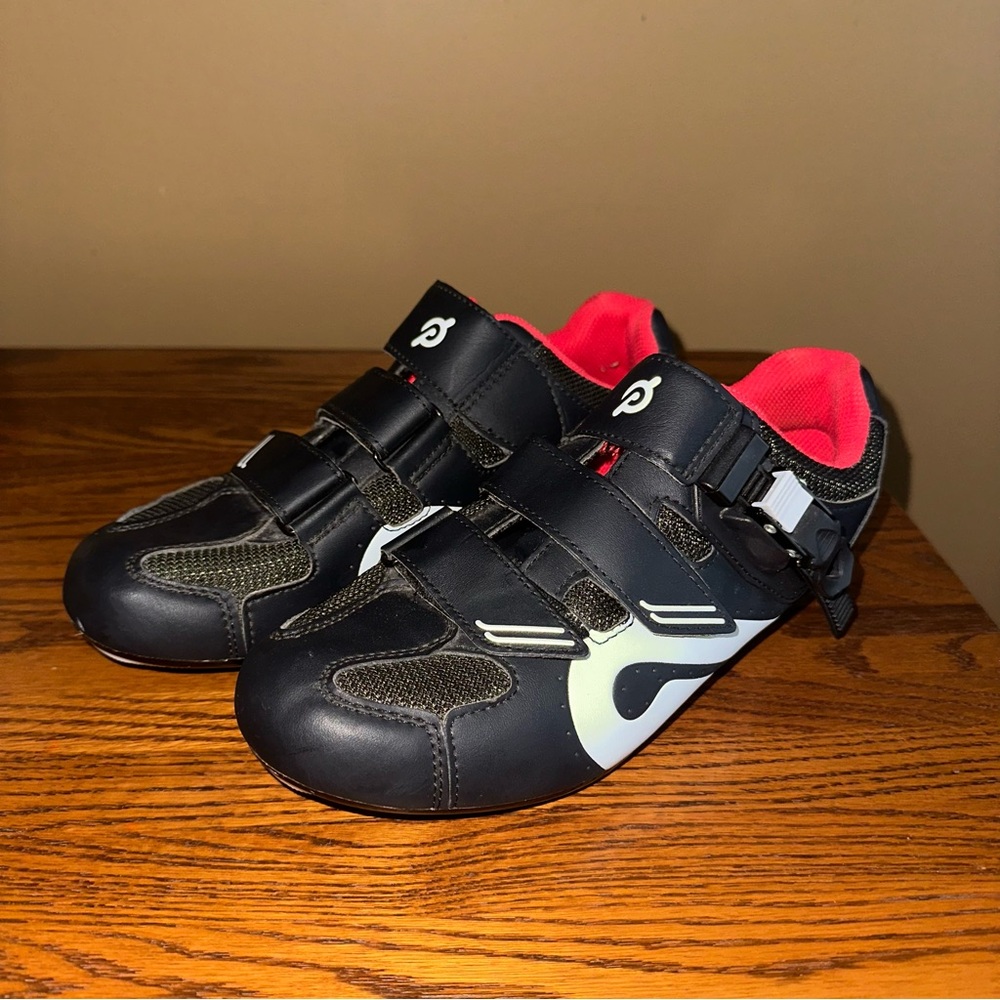 Peloton Clip In Cycling Shoes Size 40 - Picture 1 of 4